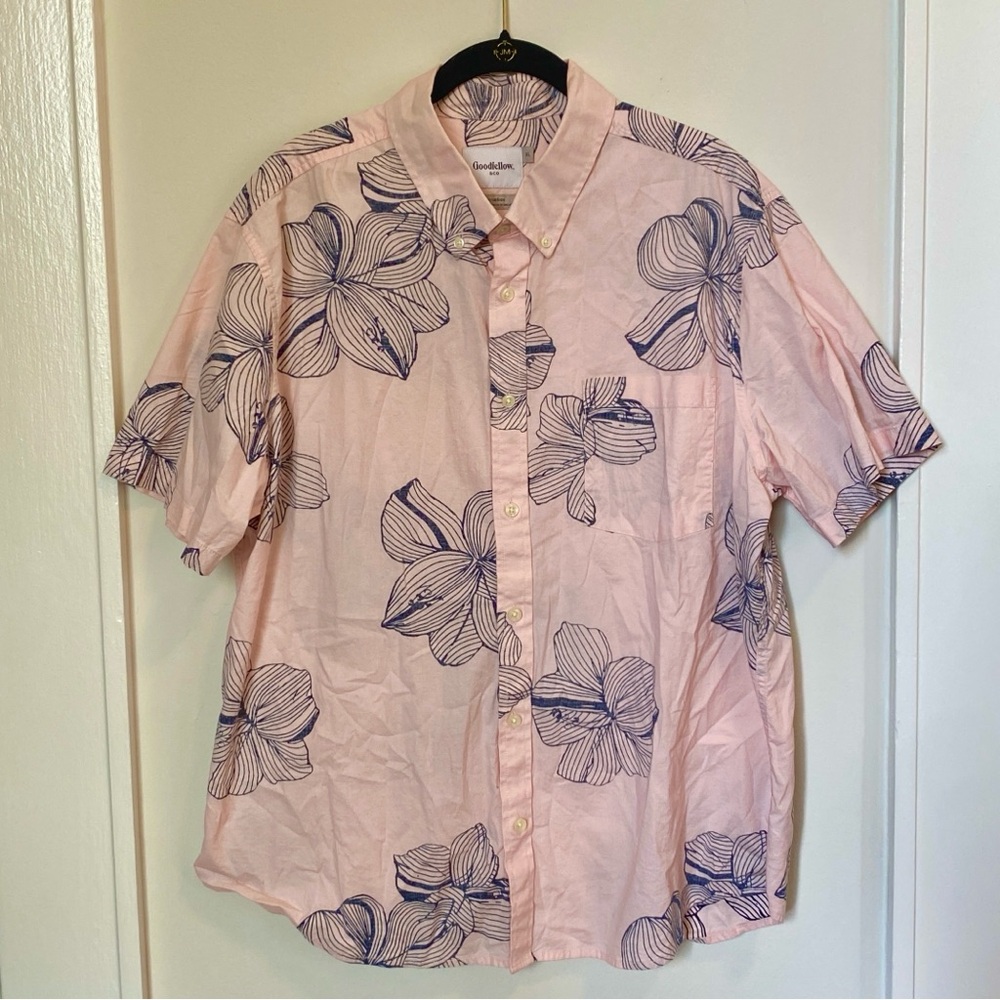 Cool weathered look fun floral men’s short sleeve shirt